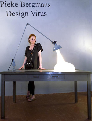 Pieke-Bergmans---Design-Virus,-Desk-Light-Blub